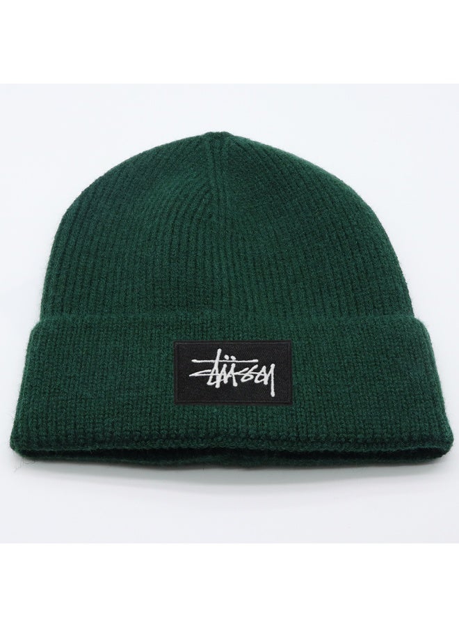 Stüssy Signature Logo Beanie – Rich Forest Green Streetwear Style Warm Winter Cap